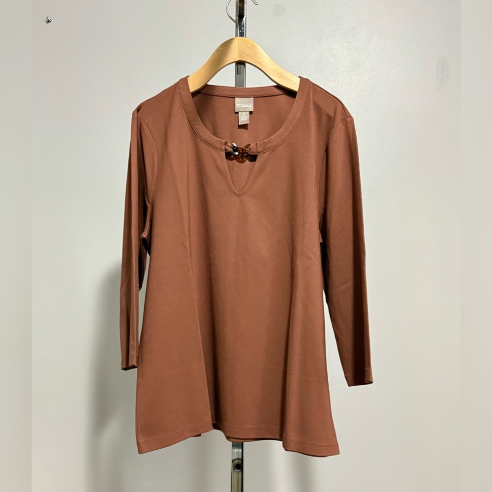 Chico's..APPAREL HARDWARE NOTCH NK TEE TOP 3/4 SLV FASHION MOCHA BISQUE
SIZE:2